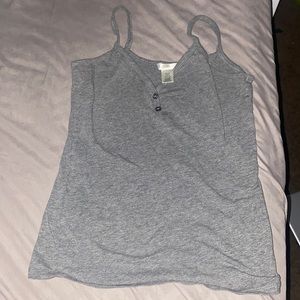 grey v neck shirt